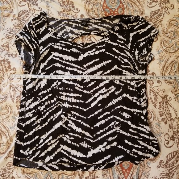Zebra Print Top - Picture 3 of 5